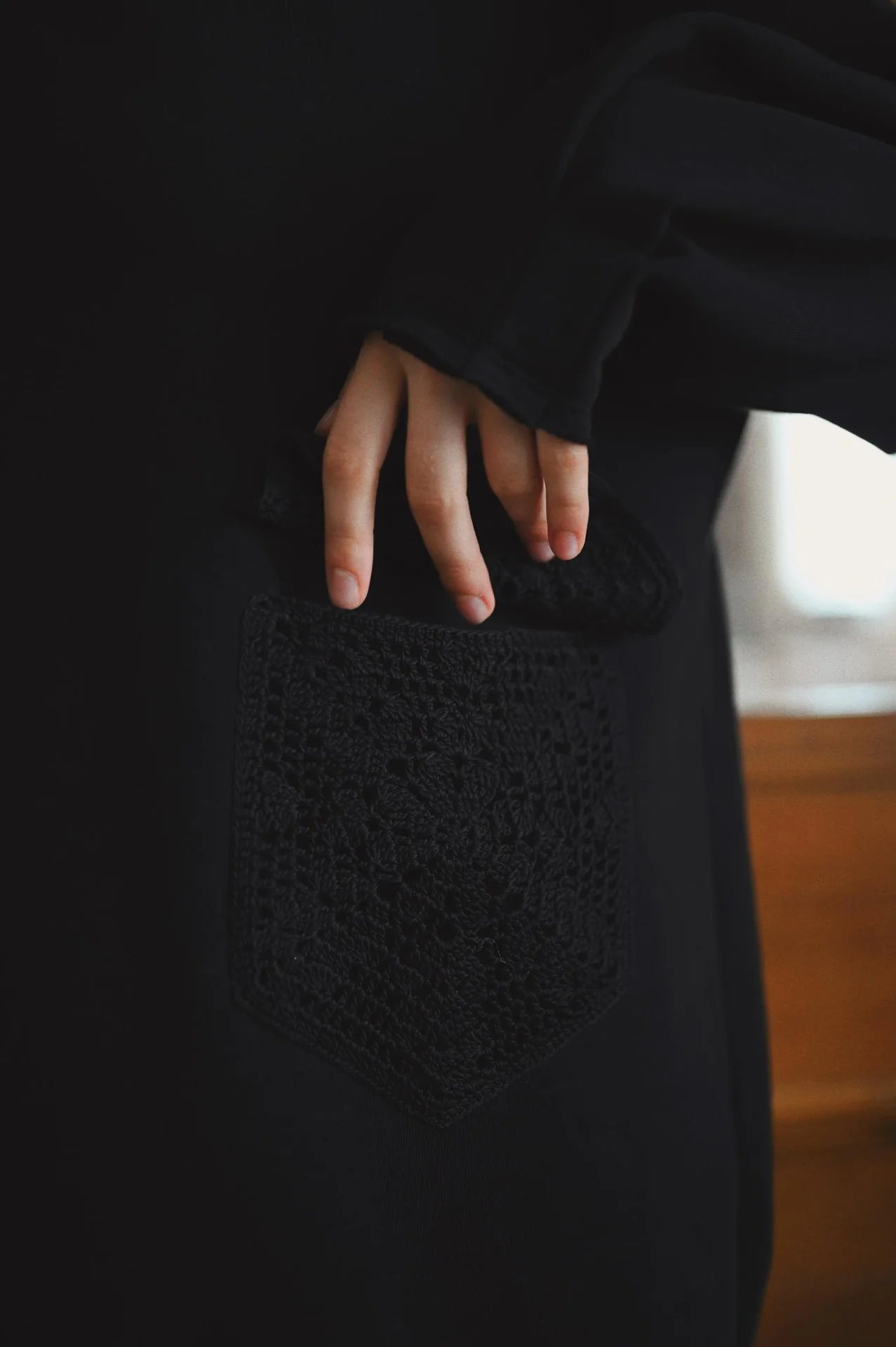 2s (Black)