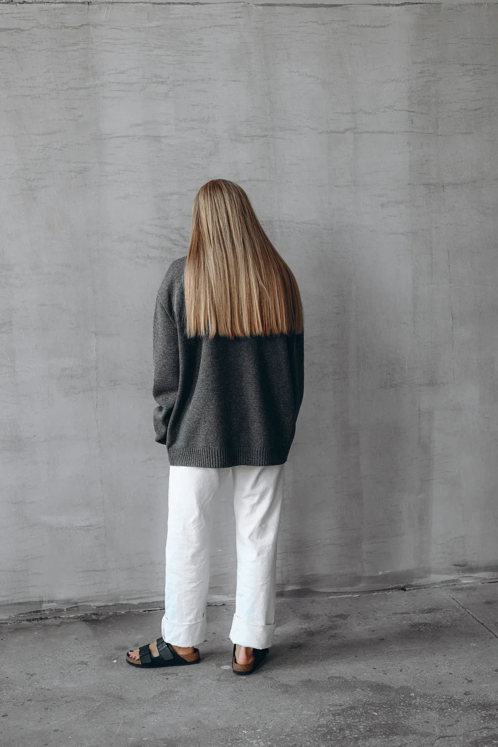 21 (Dark Gray)
