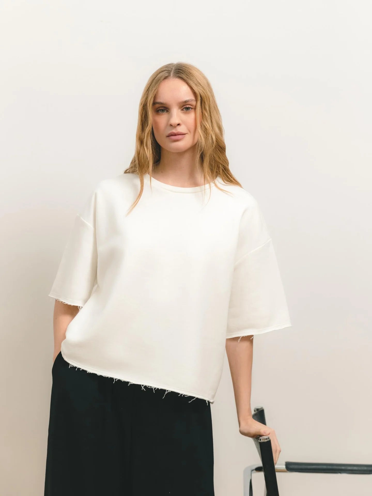 black skirt (white)