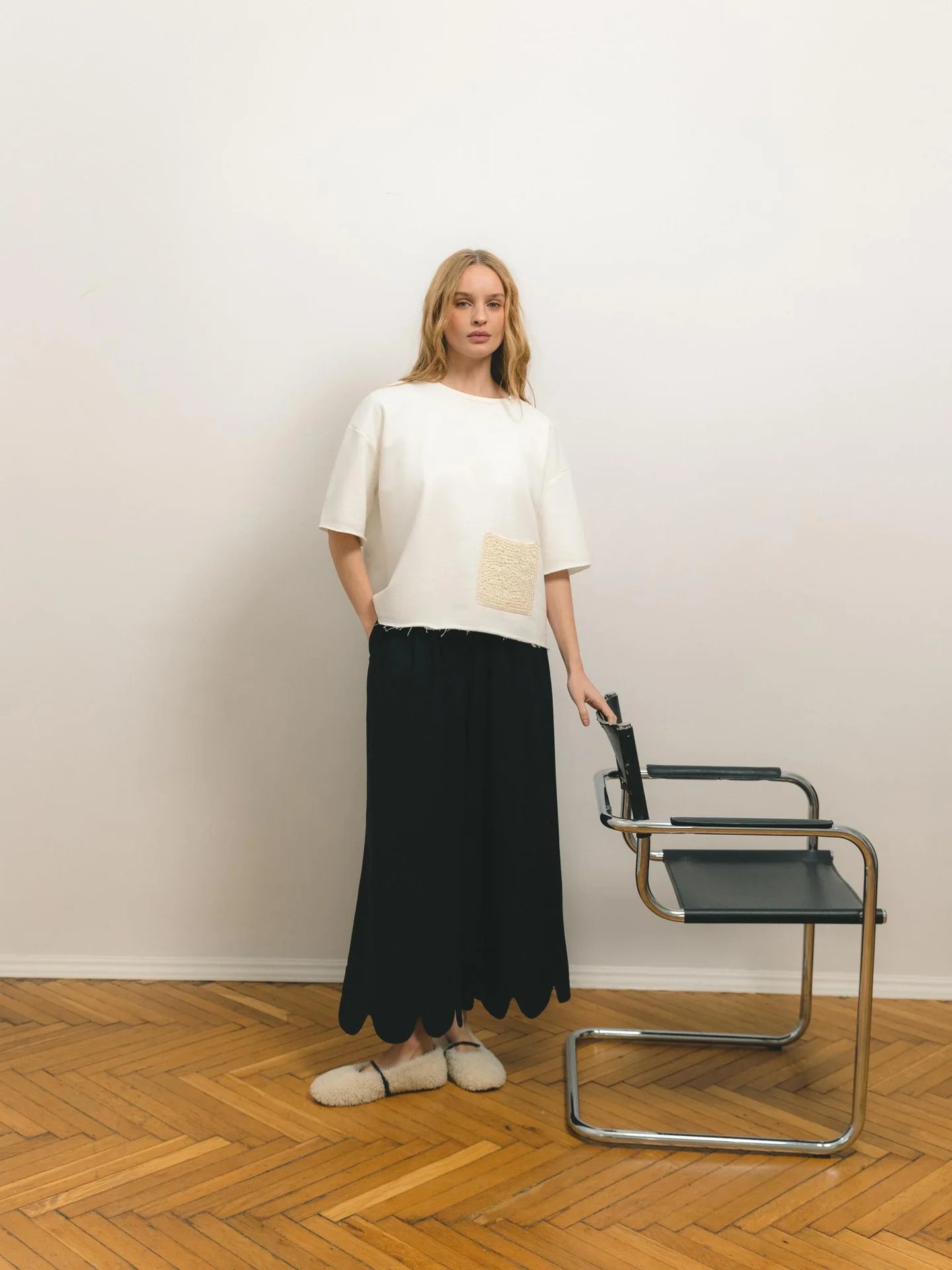 black skirt (milk)