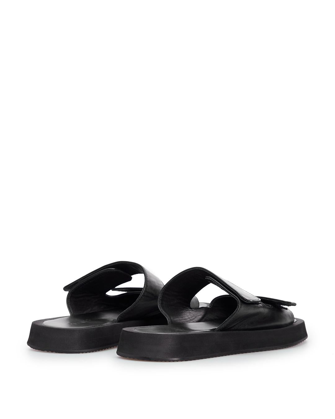 51 (Black)
