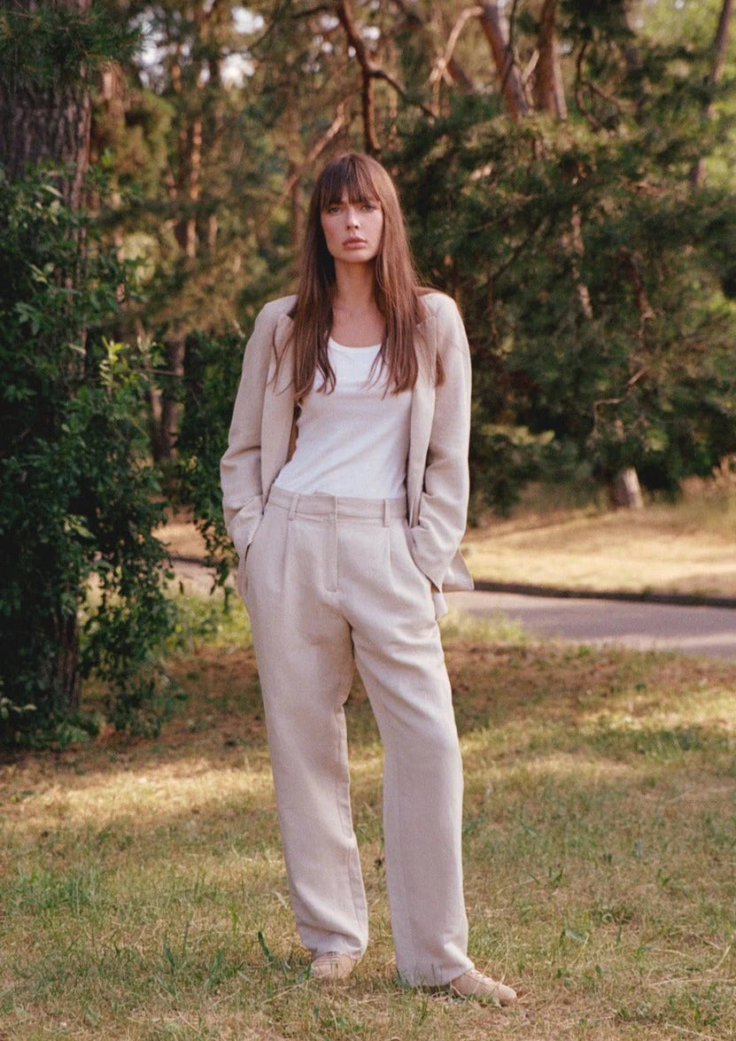 41 (Beige)